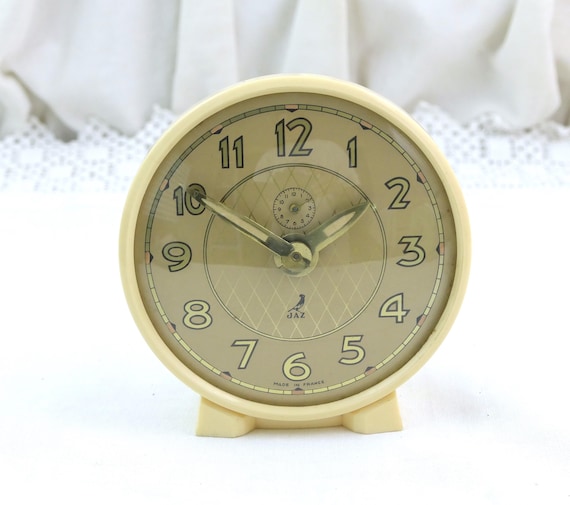 Vintage JAZ Art Deco Mechanical Mantel Clock Made in France Cream Table Clock Retro Desktop Alarm Clock French Home Decor, 1950s Timepiece