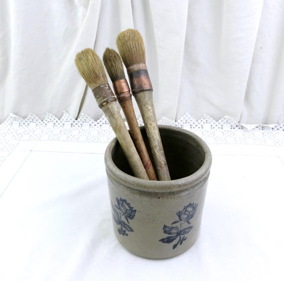 3 Vintage Large French Used Round Painters Paint Brushes with Wooden Handles and Patina, Retro Decorators Item from France, Film Photo Prop
