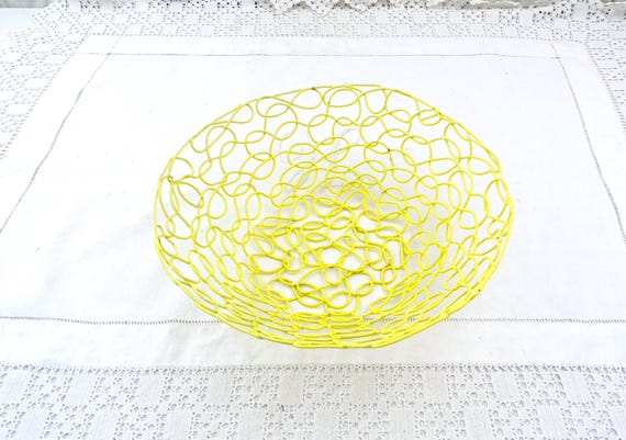 Vintage 1980s Bright Yellow Enameled Wire Fruit Bowl, Retro Fun Curio Decorative Bright Colored Enamel Interior, Unusual Design Home Decor