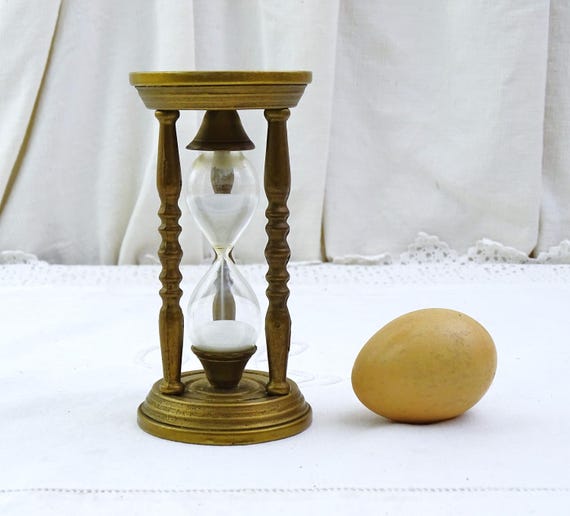 Large Vintage French Bronze Metal 3 Minute Egg Timer with White Sand, Retro Kitchen Sand Timer made of Metal, Renaissance Style Time Counter