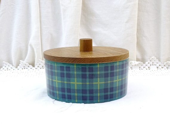 Vintage Mid Century Green Tartan Pottery Cookie Jar with Wooden Lid, Retro Biscuit Barrel with Scottish Pattern, Table Top Storage Canister