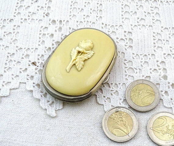 Small Antique French Off White Bakelite Coin Purse with Carved Rose, Vintage Woman's Hand bag Accessory from France, Little Wallet Beige