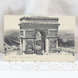 French Unused Antique Black and White Postcard of the Arc de Triomphe at the Champs Elysee in Paris, Retro Parisian Monument Vacation