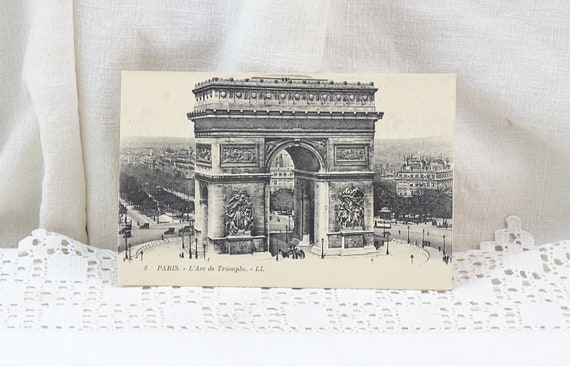 French Unused Antique Black and White Postcard of the Arc de Triomphe at the Champs Elysee in Paris, Retro Parisian Monument Vacation