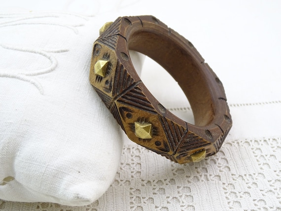 Vintage French 1930s Handmade Chunky Carved Inlaid Wooden Faceted Bangle, Retro Bracelet made of Wood Brass Metal France, Unique OOAK Gift