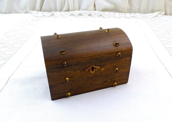 Small Vintage Studded Wooden Chest with Rounded Lid, Retro  Unique Jewelry Box made of Wood, Pirate Treasure Container with Metal Nails