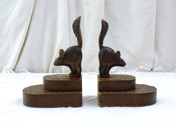 Antique Hand Carved Wooden Art Deco Mice Bookends, Retro 1920s Library Office Book Shelf Accessory made of Wood with Small Animals