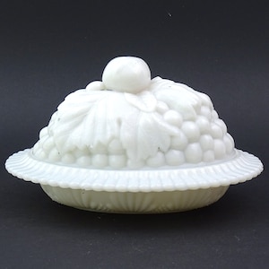 Antique French Portieux White Opaline Fruit Dish Shaped Bonbonniere, Retro White Milk Glass Lidded Decorative Bowl, Collectible Box