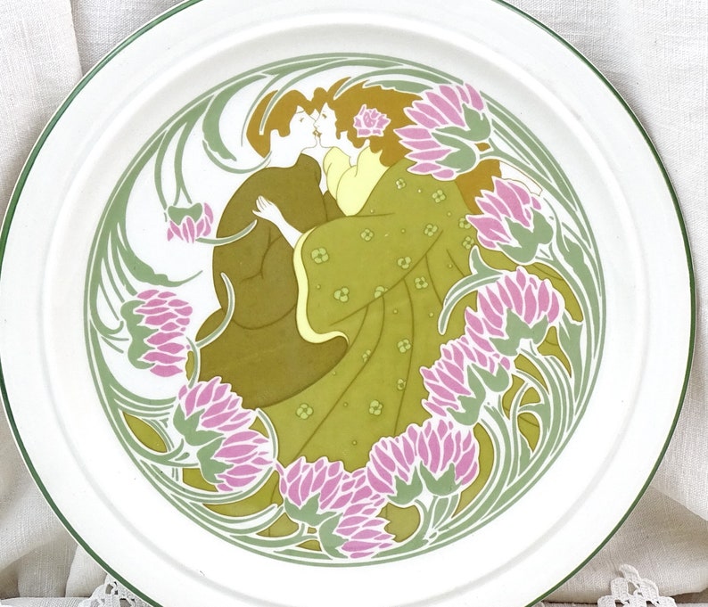 Antik fransk jugend keramiktallrik med 2 kyssande älskare av Keller & Guérin Lunéville, Vintage Jugendstil Mucha Style Embracing Couple bild 5