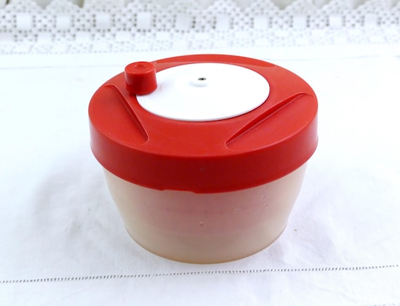Small Vintage Salad Spinner in Bright Red by Triumph, Retro Space Saver One Person Lettuce Leaf Hand Rotating Drying Machine from France