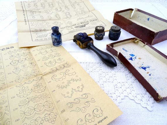 French Antique Boxed Set of Embroidery Roller with Wooden Handle and 3 Rolls and Ink, Vintage Old Style Sewing Craft Accessory from France
