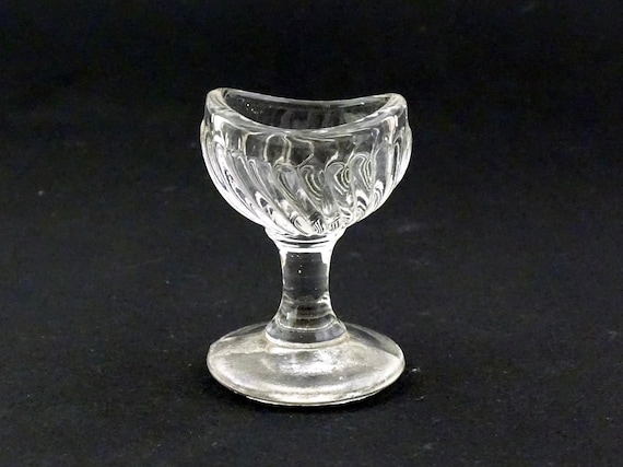 Antique French Victorian Clear Glass Footed  Eyebath Pharmax in Excellent Functional Condition, Vintage Eye Wash Eye Bath Cup France