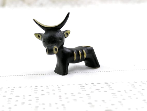 Vintage Mid Century Modern Walter Bosse Austrian Bronze Black and Gold Cow Pen Holder Figurine, Retro 1960s Desk Tidy Accessory from Vienna