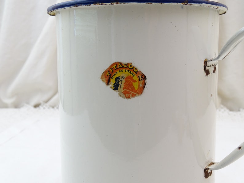 Dispensador de agua de esmalte blanco francés vintage, jarrón de esmalte colgante de pared de Francia, Shabby Farmhouse Brocante Vintage Chateau Chic imagen 7