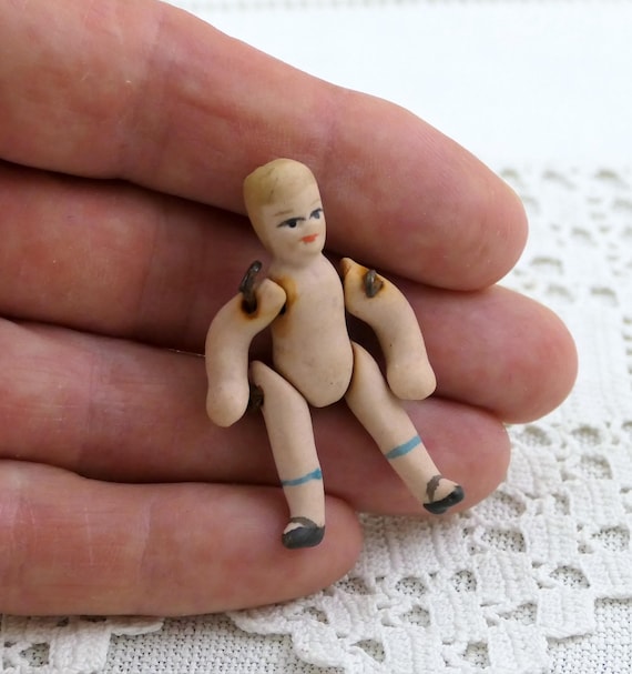 Antique Bisque China Articulated Miniature Doll 4.5 cm (1.77 in), Jointed Ceramic Dollhouse Figure with Painted Face, Tiny Collectible