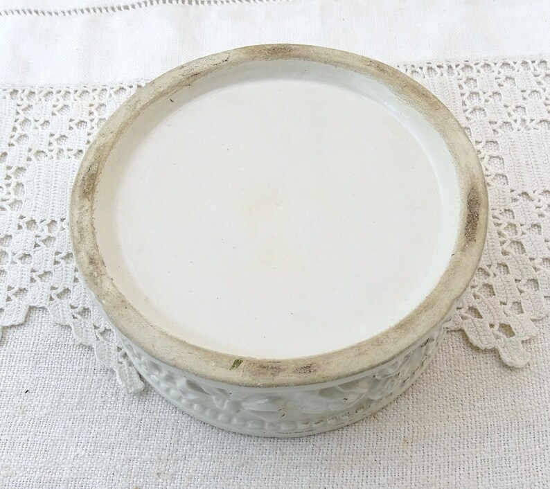 Antique French White Glazed Powder Pot with Classical Cherub Roses and Ribbon Pattern, Vintage Ceramic Bonbonnière Romantic Angels Design image 8