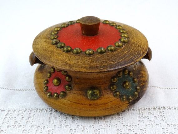 Vintage French Round Wooden Box with Decorative Metal Studs and Colored Leather Pattern, Retro 1960s Trinket Box made of Wood from France