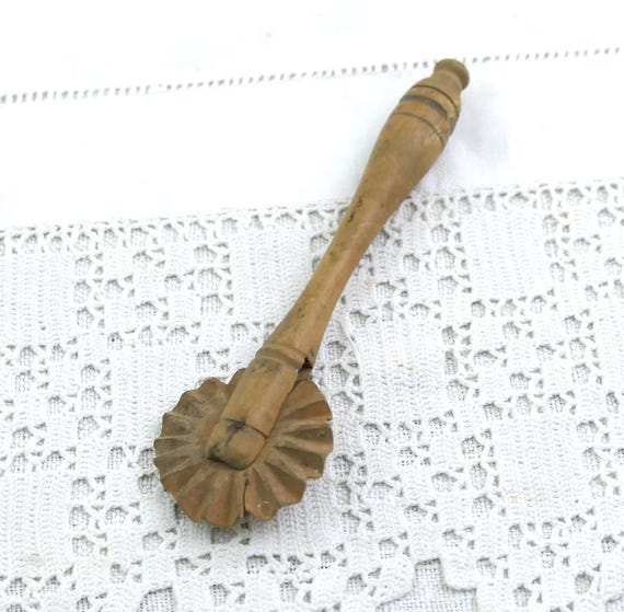 Antique Wooden Pastry Pie Wheel Crimpers from France, Turned Wood Kitchen Utensils, French Country Cottage Farmhouse Decor, Retro Bakeware