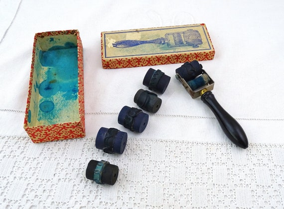 French Antique Complete Boxed Set of Embroidery Roller with Wooden Handle and 6 Rolls, Vintage Old Style Sewing Craft Accessory from France