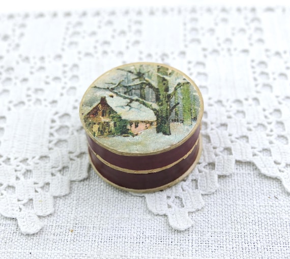 Small Antique Round Box with Illustration of Cottage in Winter Snow Scene, Unique Vintage Christmas Time Gift Presentation Container