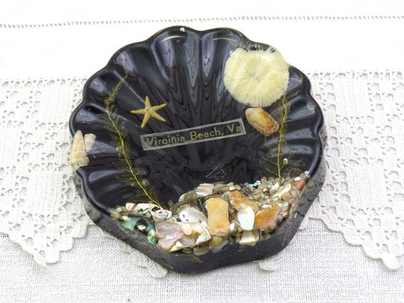 Vintage 1960s Virginia Beach Soap Bar Holder in Clear Resin with Star Fish and Shell Inclusions, Retro Sea Side Themed Touristware Dish