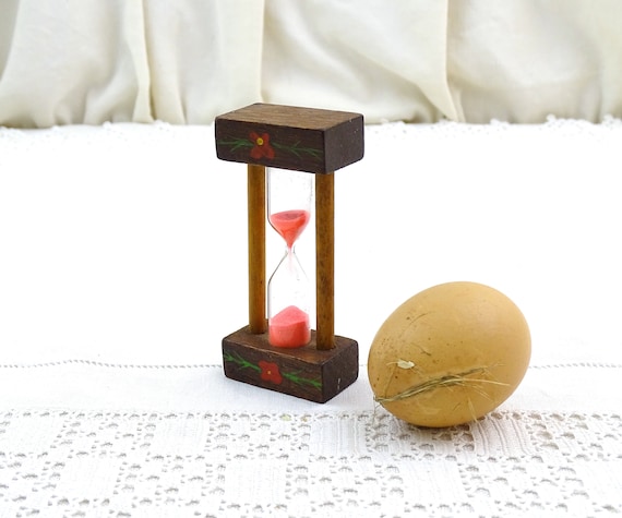 Vintage French Painted Wooden Egg Timer with Bright Pink Sand and Flower Pattern, Rustic Country Farmhouse Kitchen Accessory from France