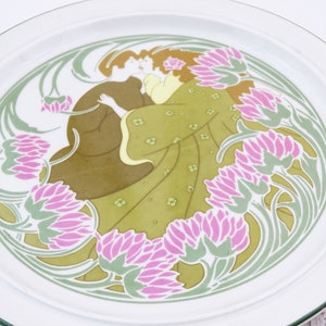 Antik fransk jugend keramiktallrik med 2 kyssande älskare av Keller & Guérin Lunéville, Vintage Jugendstil Mucha Style Embracing Couple bild 2