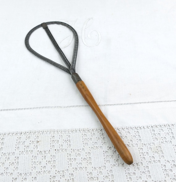 Small Vintage Herkules German Looped Wire Rug Beater with Wooden Handle, Retro Cleaning Tool, Old Style Housework, Housewife Home Decor