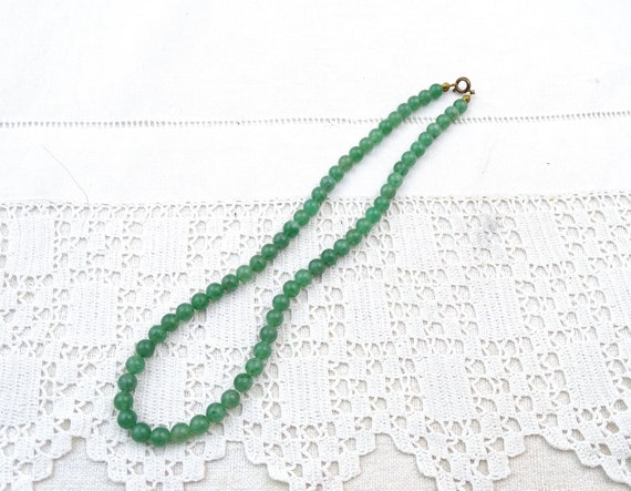 Vintage Aventurine Round Polished Bead Necklace, Retro Semi Precious Green Stone Jewelry, Pale Green Gem Stones