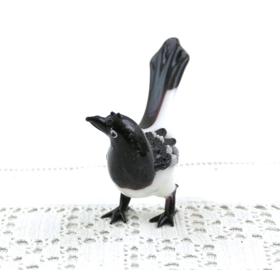 Small Vintage Handmade Glass Magpie Figurine, Retro Black White Bird Sculpture,  Small Collectible Glassware Animal Ornament