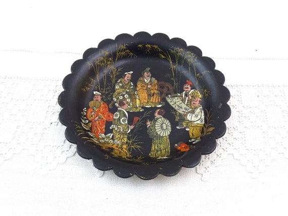 Small Antique 19th Century Black Lacquered Tray Decorated with Chinese Wise Men, Vintage Jewelry Dish from China, Retro Eastern Decor