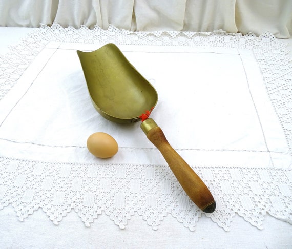 Large Antique French Shop Brass Scoop with Wooden Handle, Vintage Grocery Store Flour Scoop from Rural France, Retro Farmhouse Brocante