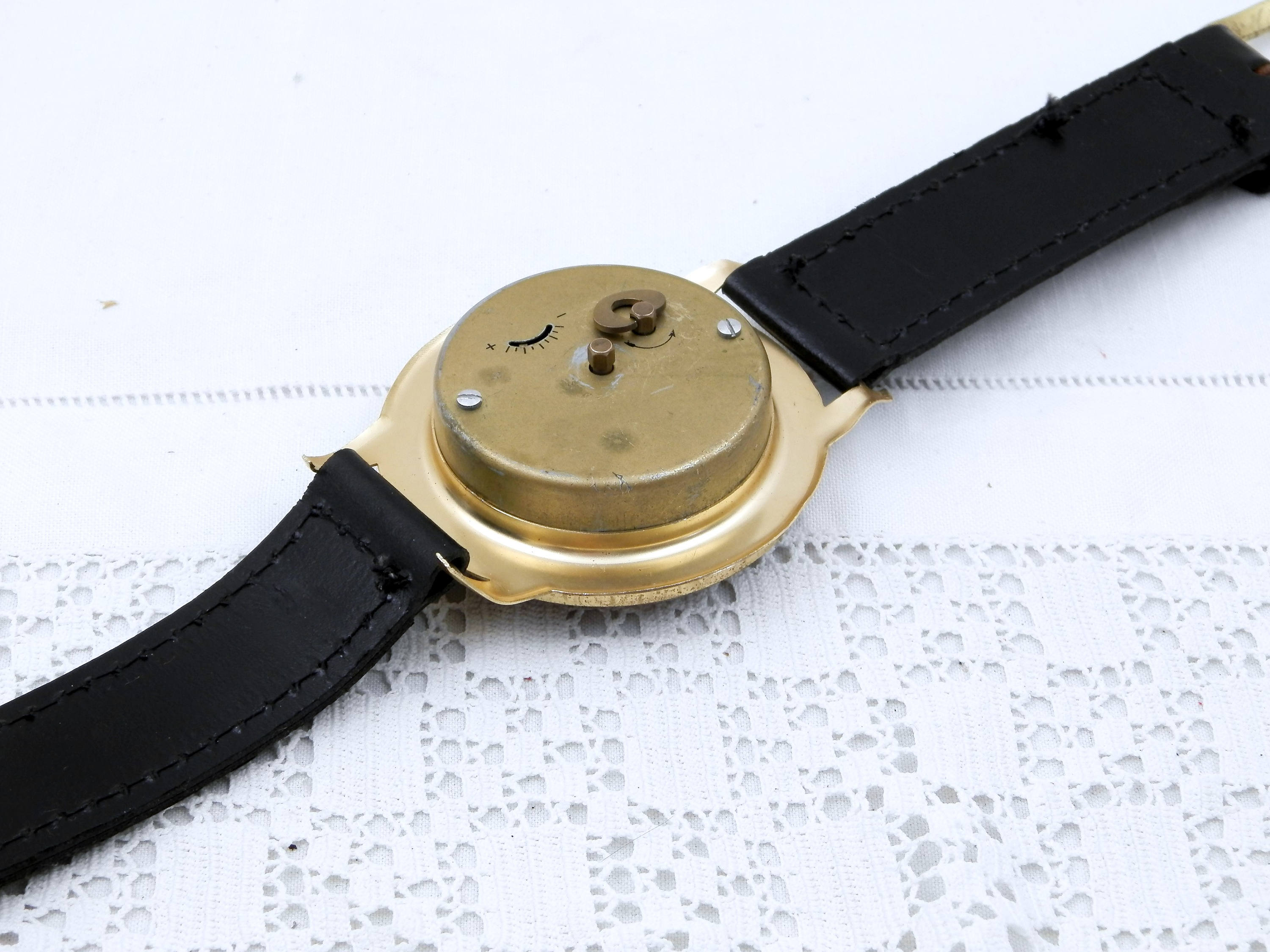 Unusual Working Vintage Mechanical Wind Up Wall Clock Shaped as an