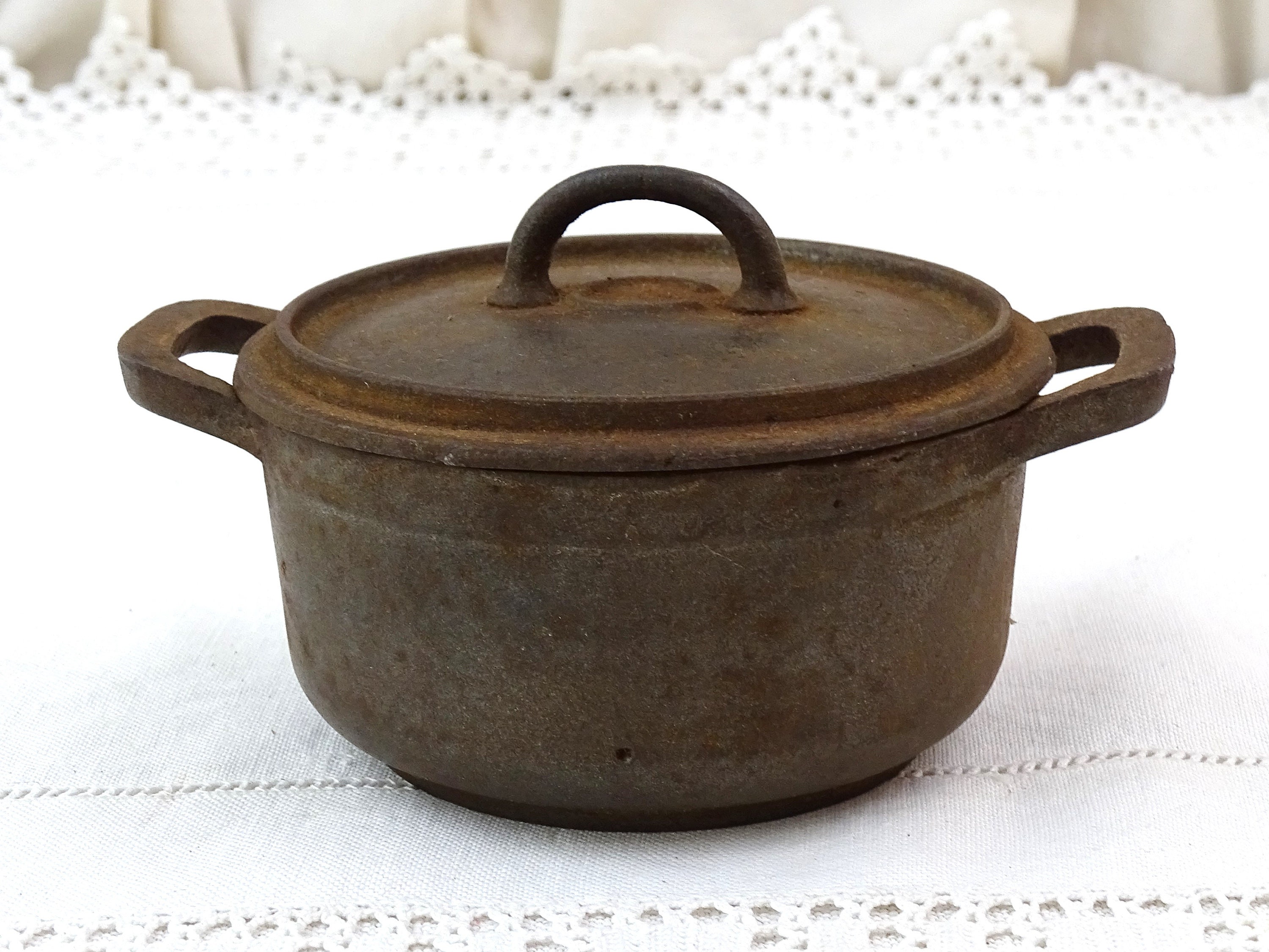 2 Quart Cast Iron Pot – Townsends