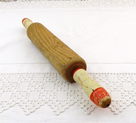 Vintage French 1930s Wooden Rotating Rolling Pin with Painted Handles, Retro Baking Accessory from France made of Wood, Kitchen Decor
