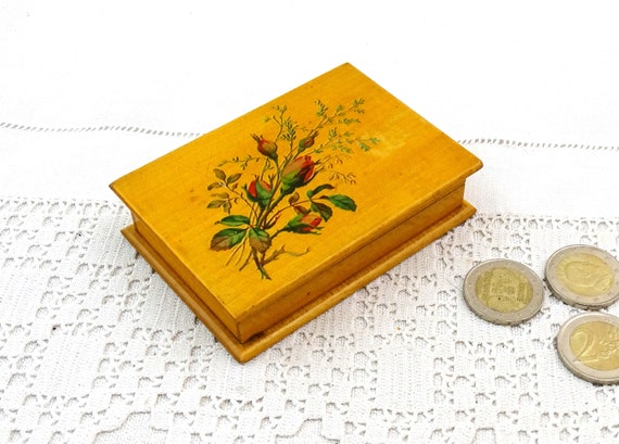 Small Antique French Wooden Box with Rose Flower Pattern and Interior Compartments by Les Grand Magasin du Louvre Comptoir Special Mercerie