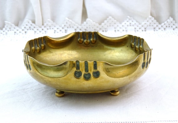 Antique French Art Nouveau Brass Dish on 4 Feet, Vintage Arts and Crafts Style Metal Bowl, Retro Brocante Old Style 1900s Home Decor