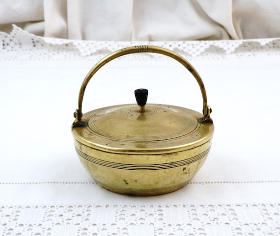 Antique  Art and Crafts Style Simple Brass Tin Lined Sugar Pot with Folding Handle, Small Vintage Brassware Vessel, Retro Flea Market Decor