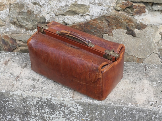 Large Antique French Brown Leather Gladstone Bag, Doctor Midwife Bag from France, Vintage Portmanteau Suitcase, Retro Handbag Overnight Bag