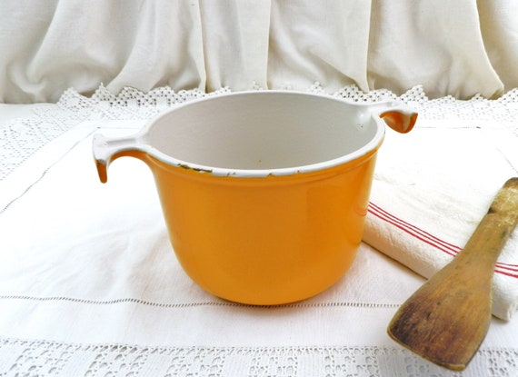 Vintage 1970s French Le Creuset Orange Cast Iron Enamelware Fondue Pan by Italian Designer Enzo Mari, Retro Kitchenware from France