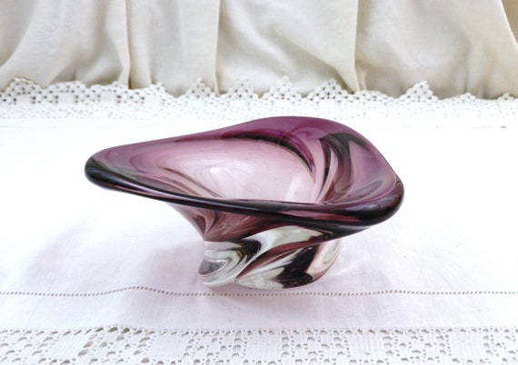 French Vintage Mid Century Purple Crystal Art Glass Table Triangular Center Piece made by Art Vannes, Retro 1960s Large Cigar Ashtray