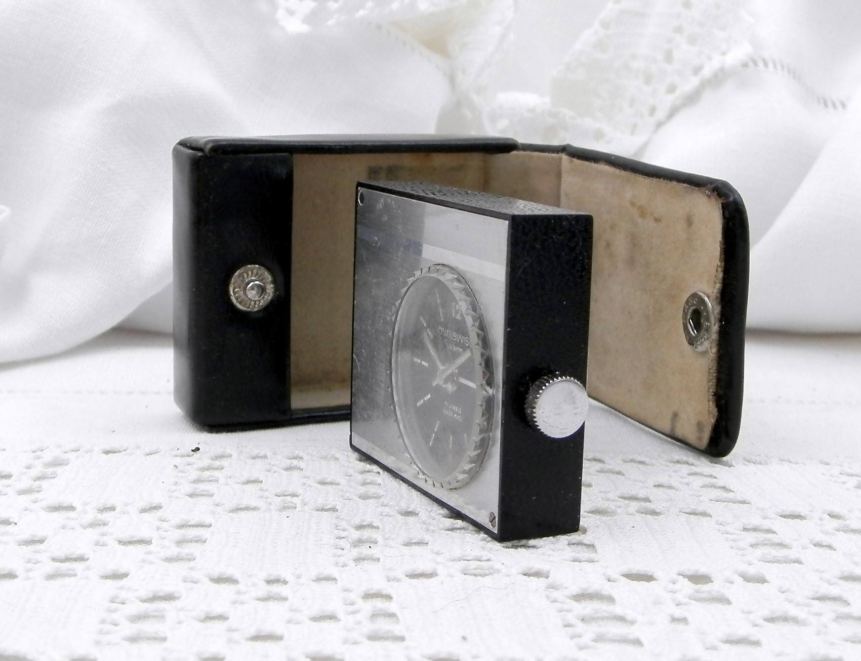 Small Working Vintage Mid Century 1960s Swiss 17 Jewel Mechanical