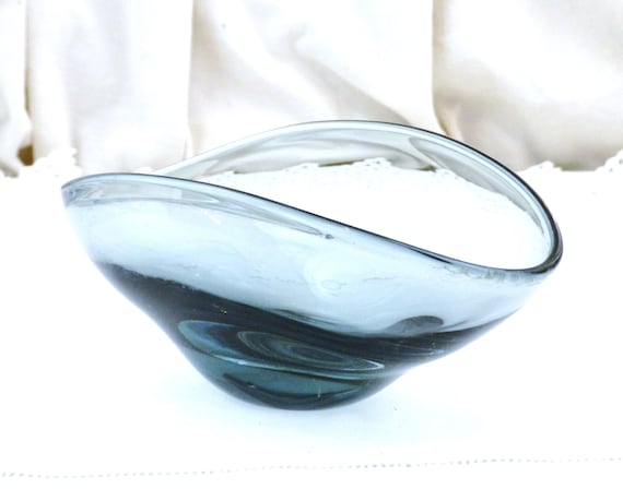 Vintage Mid Century Gray Glass Trinket Bowl in The Scadinavian Holmegaard Style, Retro 1960s Art Glass Vide Poche Dish, 60s Home Decor