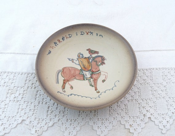 Vintage French Hand Painted Decorative Bowl / Plate Bayeux Tapestry Image of Harold on Horse with Hunting Bird, Retro William the Conquer
