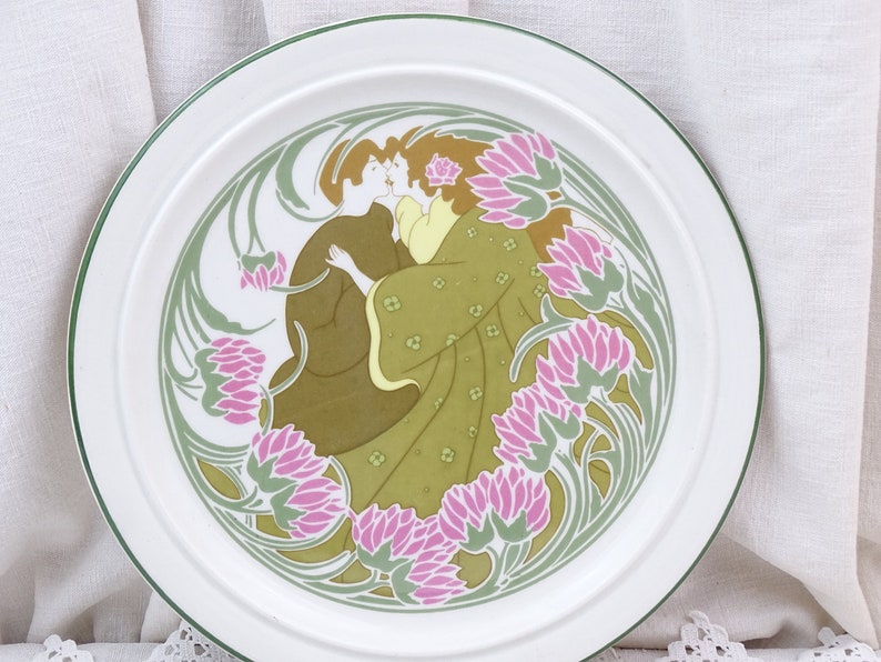 Antik fransk jugend keramiktallrik med 2 kyssande älskare av Keller & Guérin Lunéville, Vintage Jugendstil Mucha Style Embracing Couple bild 6