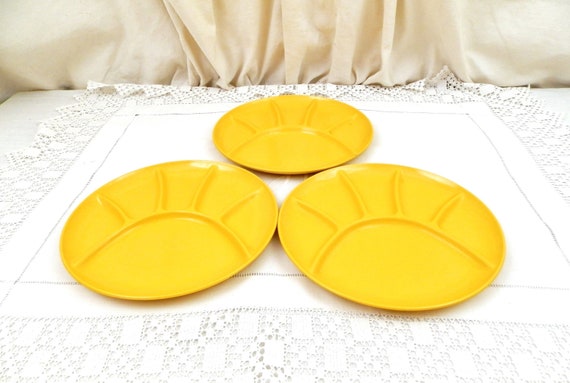 3 Vintage French 1970s Bright Yellow Melamine Divided Plate Made in France by Coraline, Retro 70s Raclette Dinnerware, Kitchenware