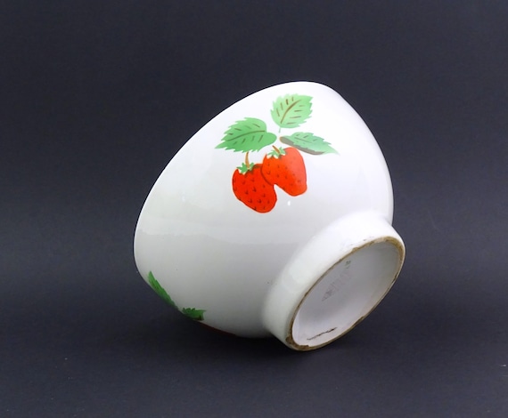 Large Mid Century Vintage Gránit CSKGY White Bowl with Strawberry Pattern from Hungary, Big Retro French Breakfast Style Coffee Bowl