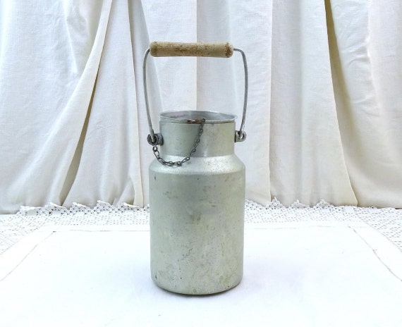 French Vintage Metal Milk Pail with Wooden Handle and Lid, Retro Country Farmhouse Kitchen Decor from France, Old Style Rustic Cottage Home