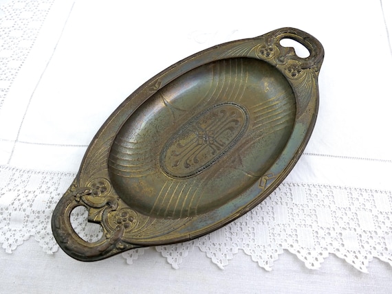 Antique Distressed Oval Art Nouvaeau Metal Serving Dish, Retro 1800s Jugendstil Shabby Large Decorative Fruit Bowl of Gold Plated Metal