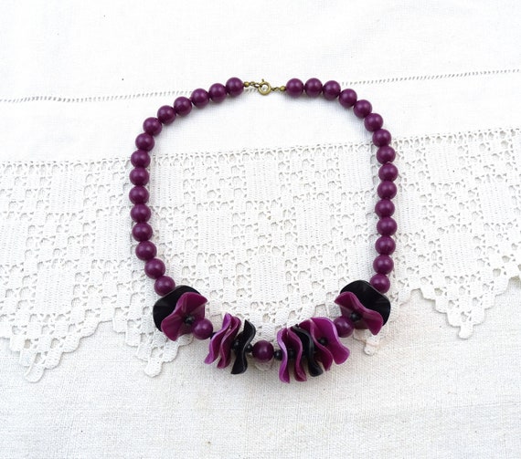 Vintage 1980s Postmodern Style Purple and Black Ruffled Plastic Bead Necklace, Retro 80s Memphis Group Inspired Jewelry, Mid Century Fashion